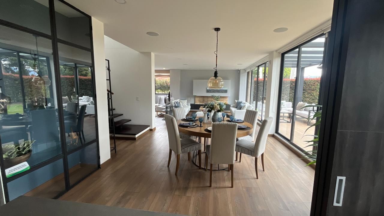 Casa en venta Cundinamarca Zipaquirá Zipaquira 224 m2 Habitaciones 3 Baños 4 Garajes 4 Precio $1620000000