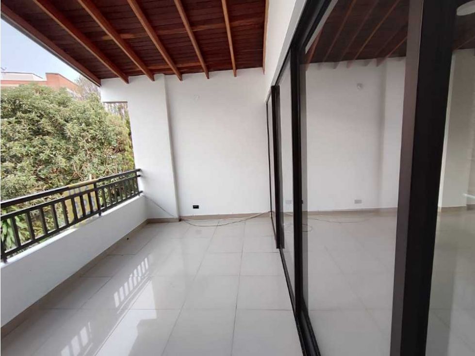 Apartamento en arriendo Antioquia Envigado La Magnolia 200 m2 Habitaciones 3 Baños 2 Garajes 0 Precio $4000000
