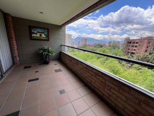 Apartamento en venta Antioquia Medellín Los Balsos No2 156 m2 Habitaciones 3 Baños 3 Garajes 2 Precio $1290000000