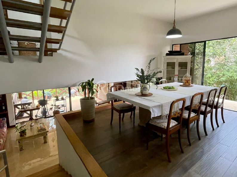 Casa en arriendo Antioquia Medellín El Tesoro 250 m2 Habitaciones 4 Baños 5 Garajes 2 Precio $14500000