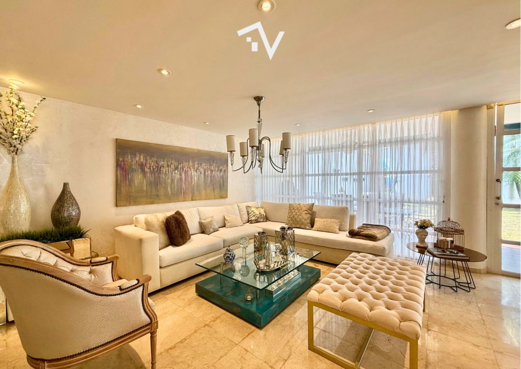 Casa en venta Atlántico Barranquilla Cr Florida Village 264 m2 Habitaciones 4 Baños 5 Garajes 3 Precio $2348000000