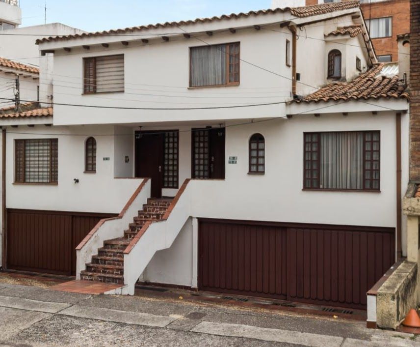 Inmuebles en Remate Casa en venta Cundinamarca Bogotá Santa Barbara Central 291 m2 Habitaciones 5 Baños 5 Garajes 2 Precio $1250000000