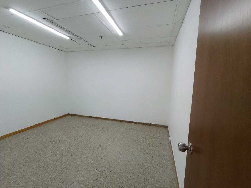 Oficina en arriendo Antioquia Medellín La Candelaria 77 m2 Habitaciones 0 Baños 1 Garajes 0 Precio $2850000