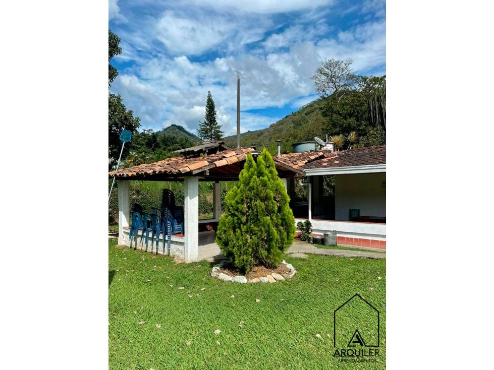 Finca en venta Antioquia Barbosa Barbosa 1500 m2 Habitaciones 5 Baños 5 Garajes 0 Precio $850000000