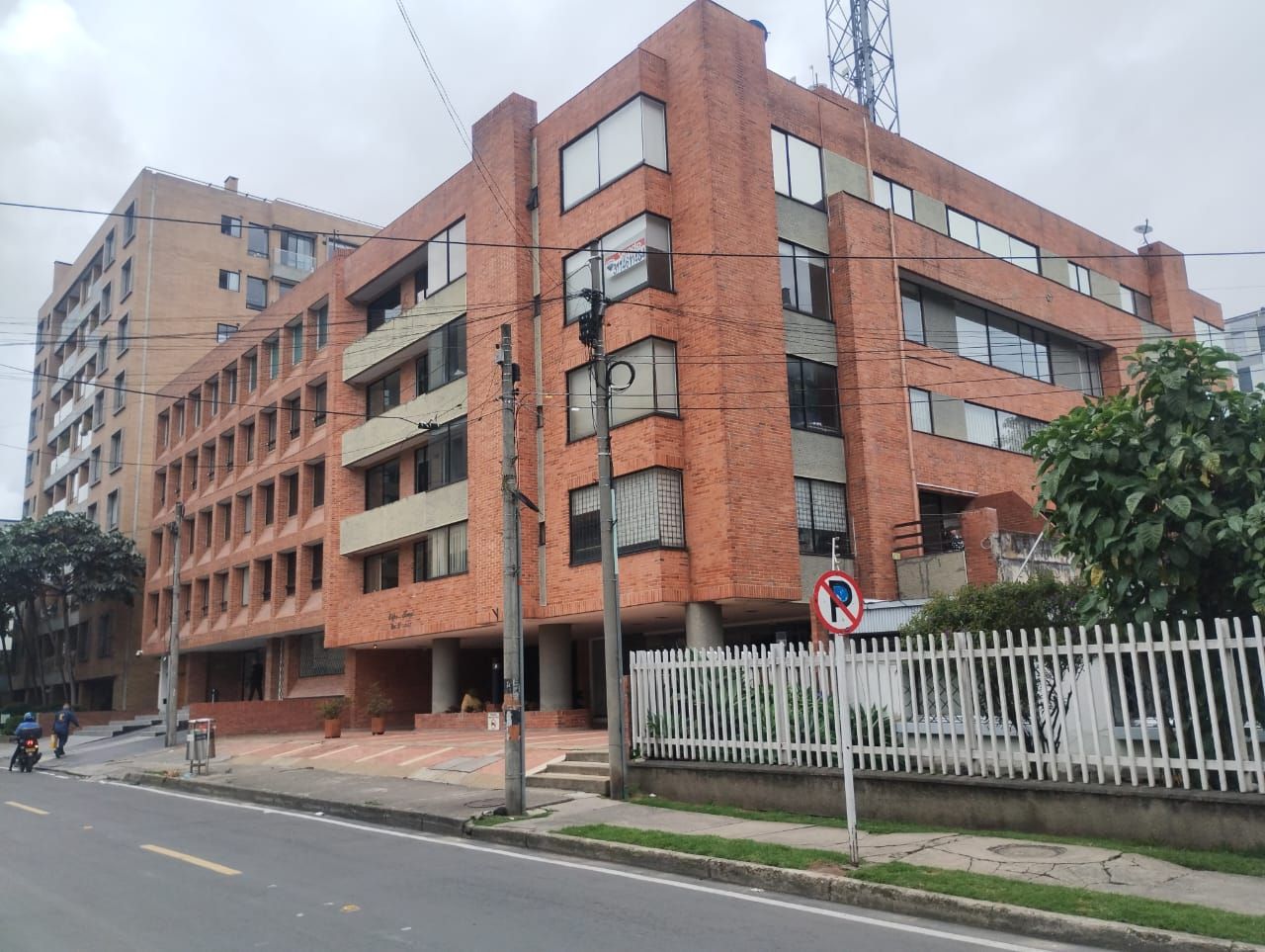 Oficina en venta Cundinamarca Bogotá Chicó Norte 63 m2 Habitaciones 0 Baños 2 Garajes 1 Precio $400000000
