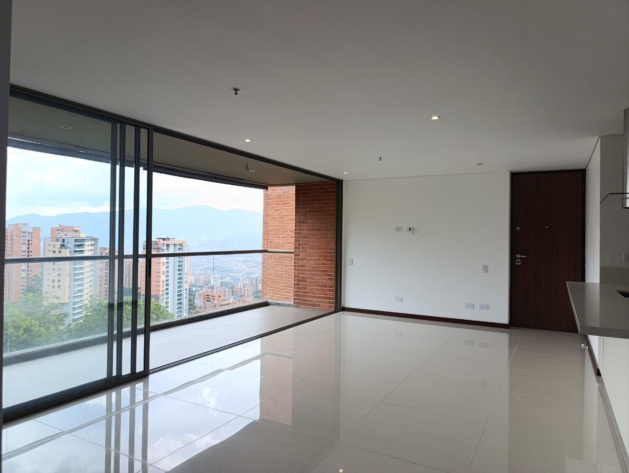 Apartamento en arriendo Antioquia Medellín El Tesoro 110 m2 Habitaciones 2 Baños 3 Garajes 2 Precio $6700000
