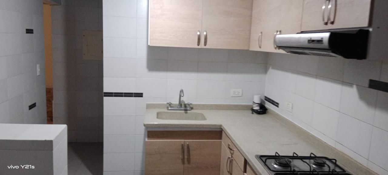 Apartamento en arriendo Cundinamarca Bogotá Estoril 70 m2 Habitaciones 2 Baños 2 Garajes 1 Precio $2600000