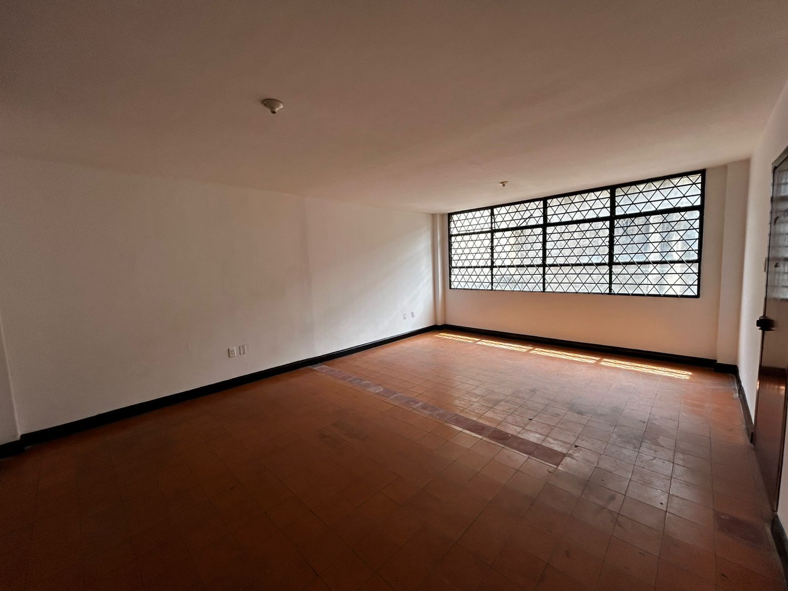 Oficina en arriendo Santander Bucaramanga Centro 38 m2 Habitaciones 0 Baños 1 Garajes 0 Precio $1070000