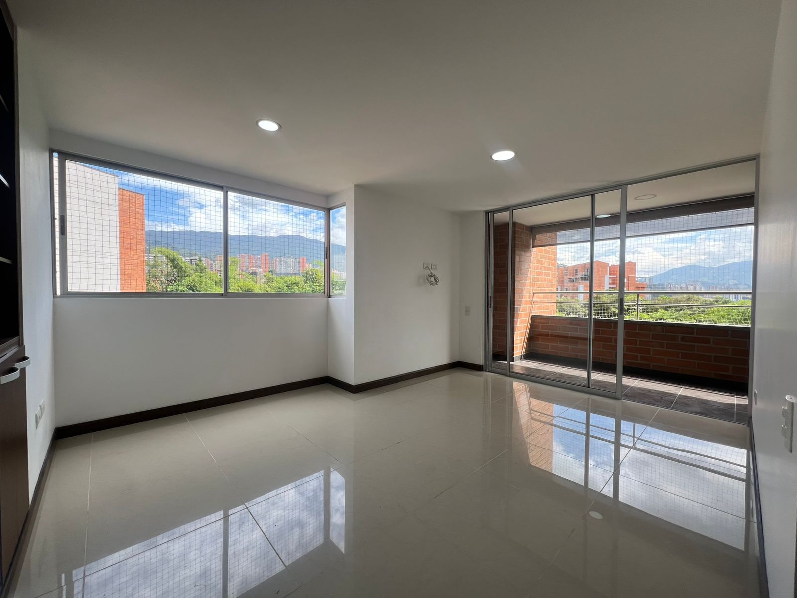 Apartamento en arriendo Antioquia Envigado Villa Grande 100 m2 Habitaciones 2 Baños 2 Garajes 1 Precio $3650000