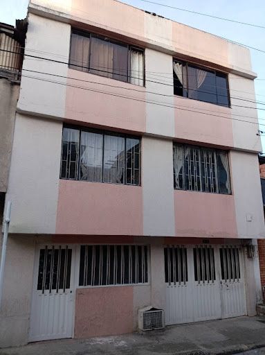 Casa en venta Cundinamarca Bogotá Gran Britalia Et I 367 m2 Habitaciones 6 Baños 7 Garajes 1 Precio $550000000