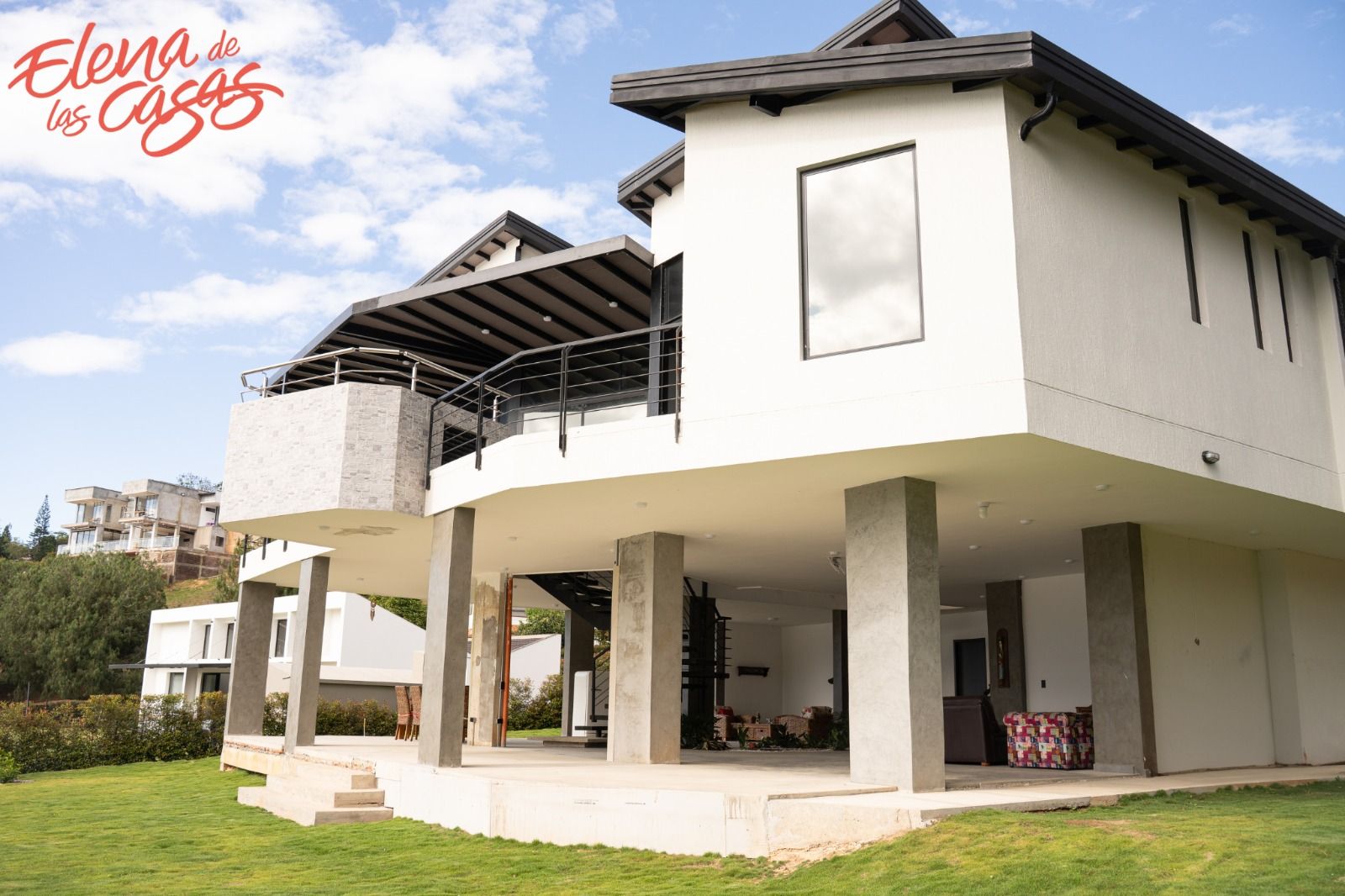 Casa en arriendo o venta Santander Los Santos Los Santos 500 m2 Habitaciones 5 Baños 6 Garajes 4 Precio venta $2500000000 Precio arriendo $10000000