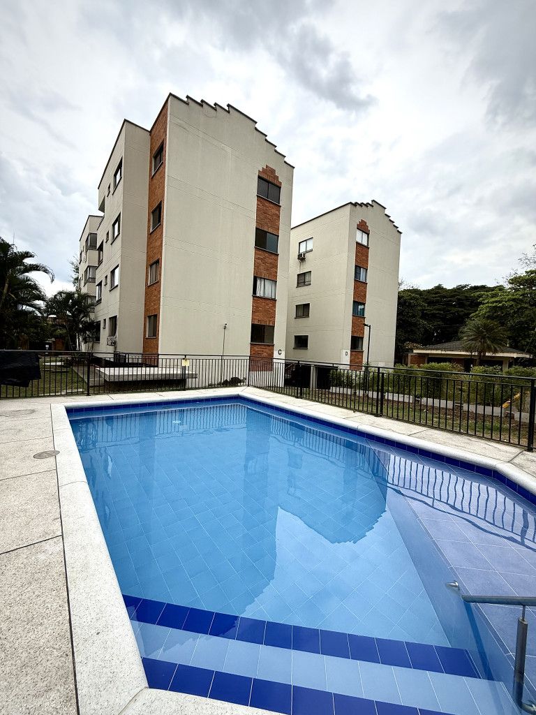 Apartamento en venta Valle Del Cauca Cali Conjunto Residencial Valparaiso 120 m2 Habitaciones 3 Baños 3 Garajes 2 Precio $450000000