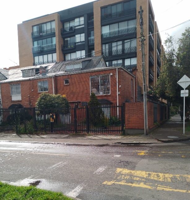 Casa en venta Cundinamarca Bogotá Rincon Del Chicó 292 m2 Habitaciones 4 Baños 3 Garajes 5 Precio $1450000000