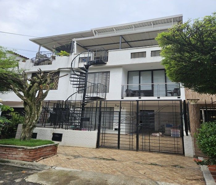 Casa en venta Valle Del Cauca Cali Zona De Reserva Agricola 320 m2 Habitaciones 6 Baños 5 Garajes 1 Precio $570000000