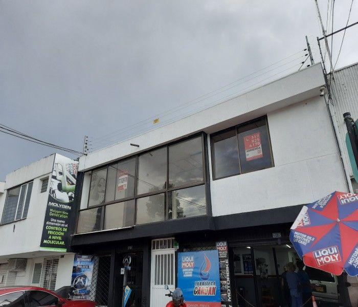 Local en arriendo Valle Del Cauca Cali San Vicente 180 m2 Habitaciones 0 Baños 3 Garajes 1 Precio $2200000