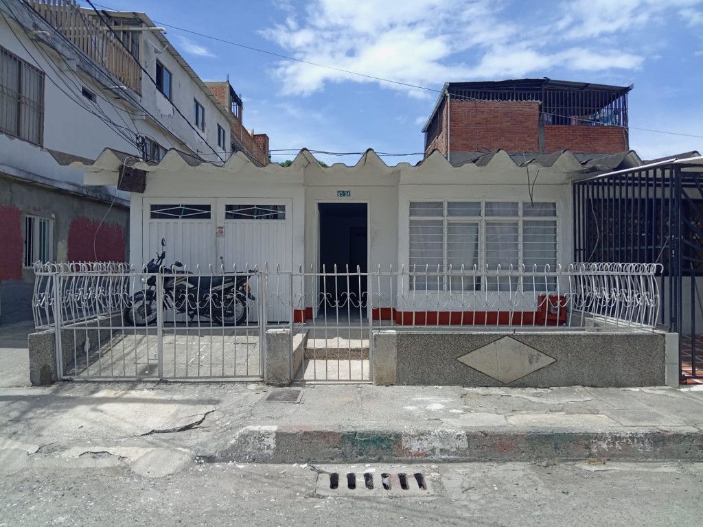 Casa en arriendo Valle Del Cauca Cali La Alianza 135 m2 Habitaciones 3 Baños 2 Garajes 1 Precio $1400000
