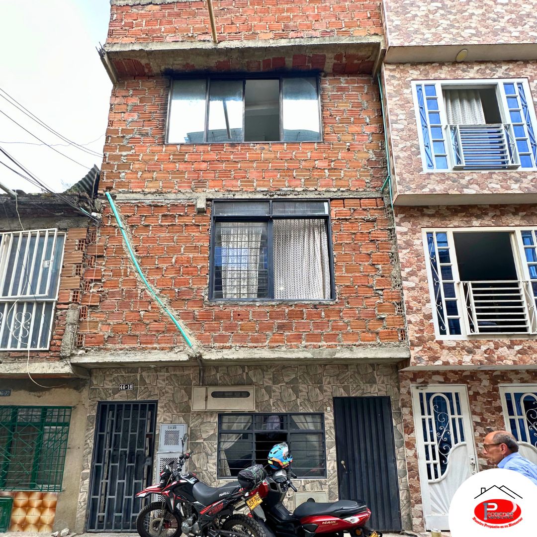 Casa en venta Valle Del Cauca Cali El Poblado I 250 m2 Habitaciones 6 Baños 5 Garajes 0 Precio $285000000