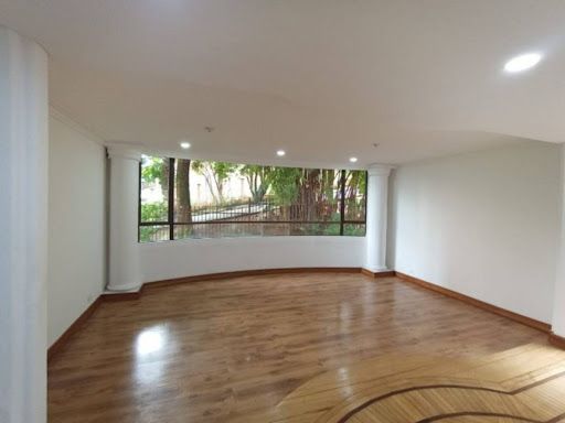 Apartamento en arriendo Antioquia Medellín El Diamante No2 126 m2 Habitaciones 3 Baños 2 Garajes 2 Precio $4800000