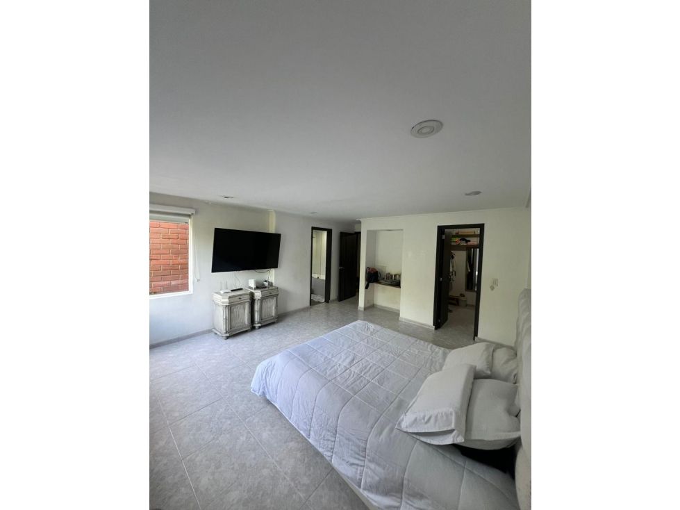 Casa en venta Antioquia Medellín Castropol 246 m2 Habitaciones 5 Baños 5 Garajes 2 Precio $1070000000