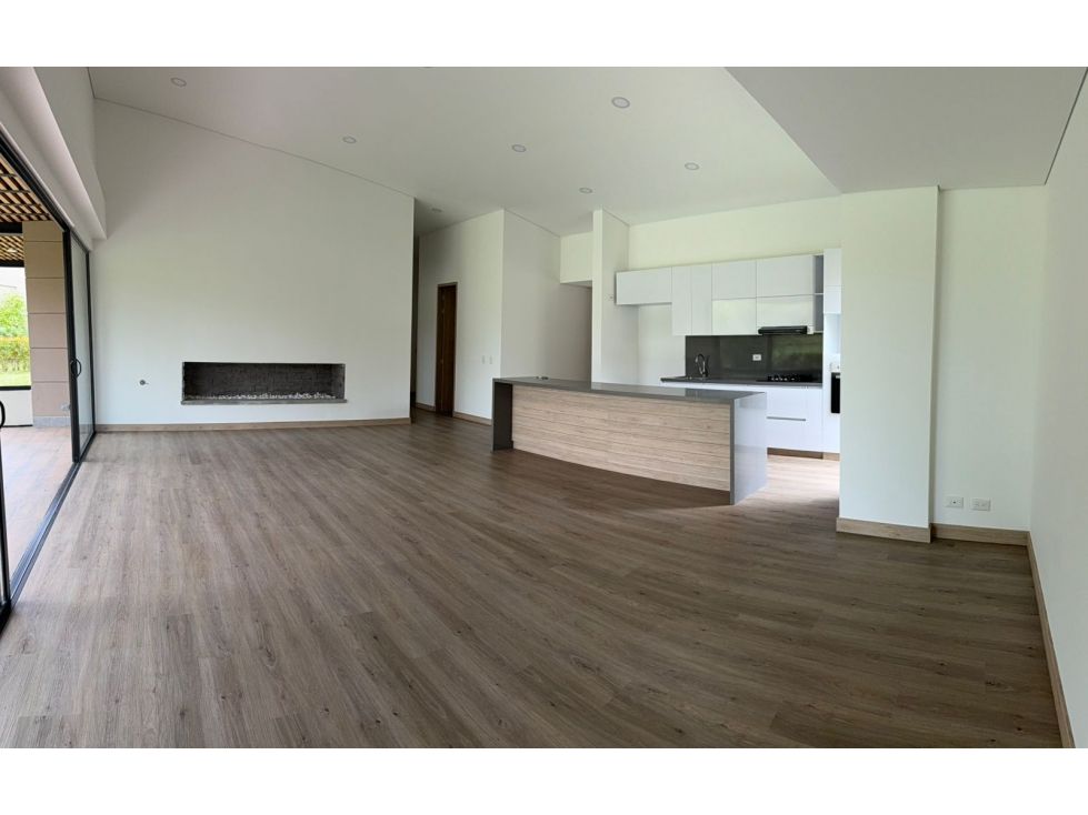 Casa en venta Antioquia Rionegro Rionegro 230 m2 Habitaciones 3 Baños 3 Garajes 4 Precio $2620000000