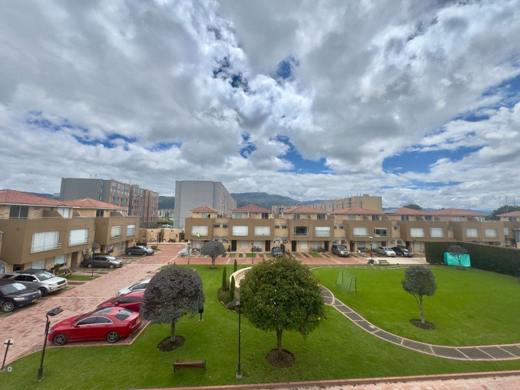 Casa en arriendo Cundinamarca Chía Cr Buganbul 155 m2 Habitaciones 4 Baños 3 Garajes 2 Precio $4300000