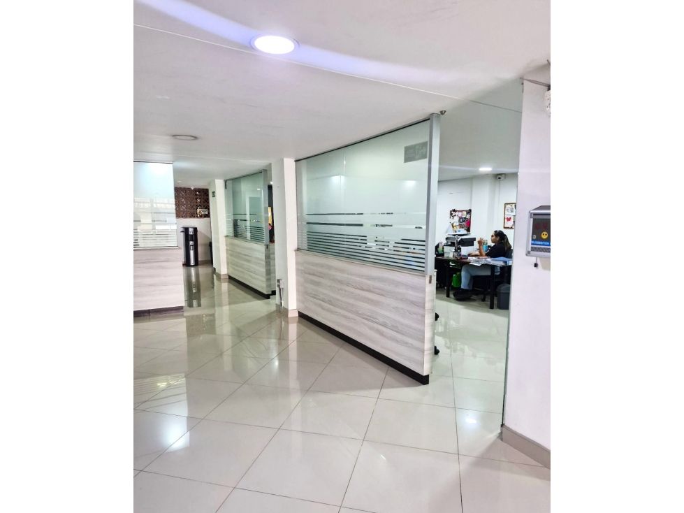 Local en arriendo Antioquia Medellín Suramericana 250 m2 Habitaciones 0 Baños 2 Garajes 0 Precio $8000000