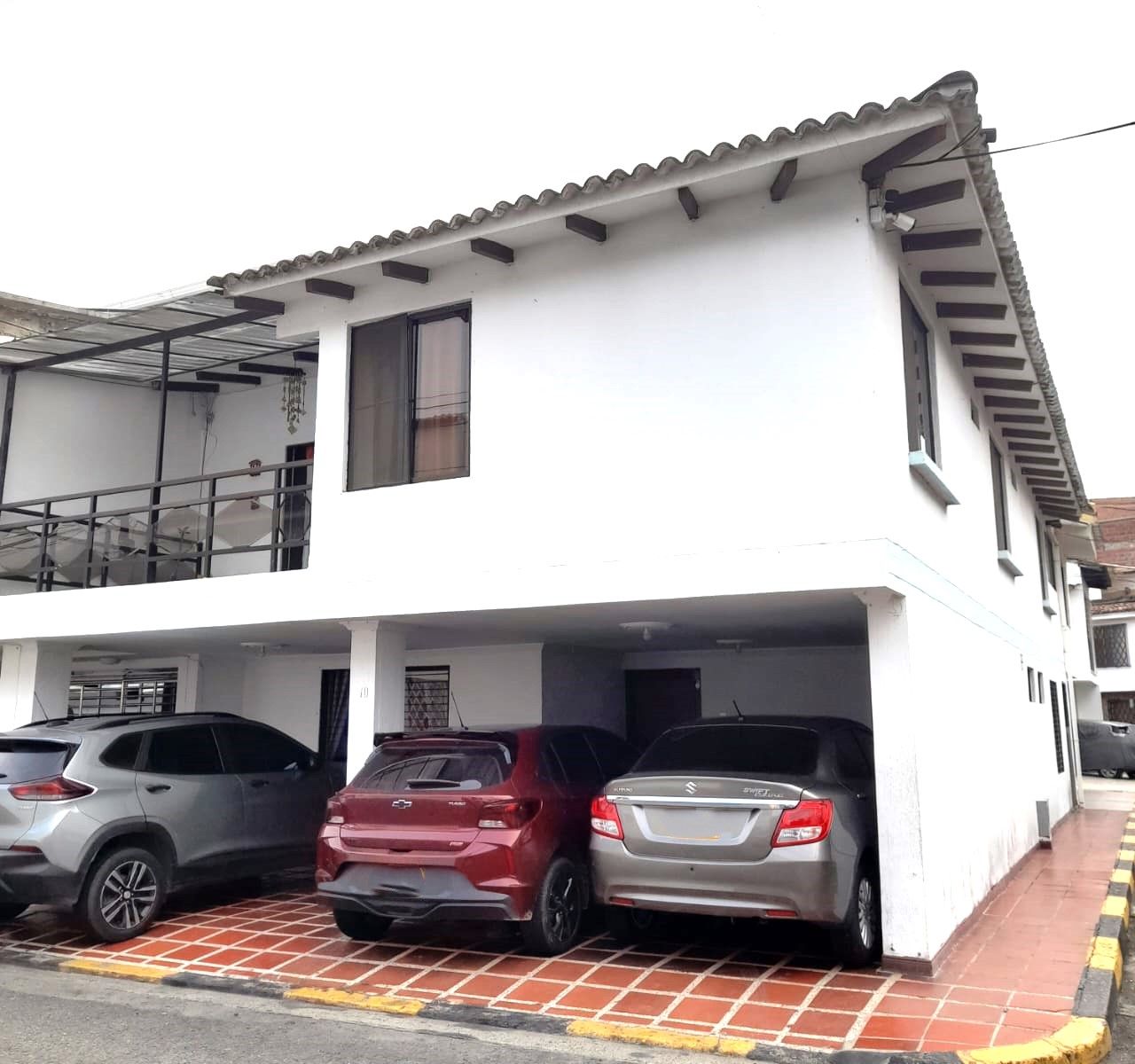 Casa en venta Valle Del Cauca Cali Sector Meléndez 254 m2 Habitaciones 7 Baños 4 Garajes 2 Precio $550000000