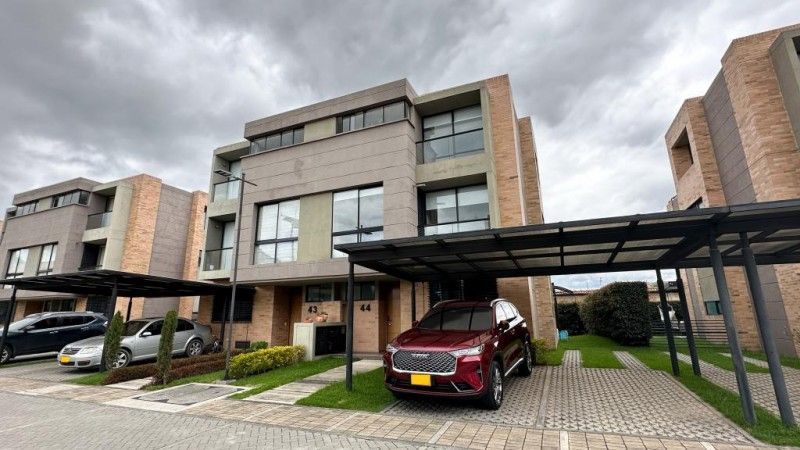 Casa en venta Cundinamarca Cajicá Vda Canelon 164 m2 Habitaciones 3 Baños 4 Garajes 3 Precio $1200000000