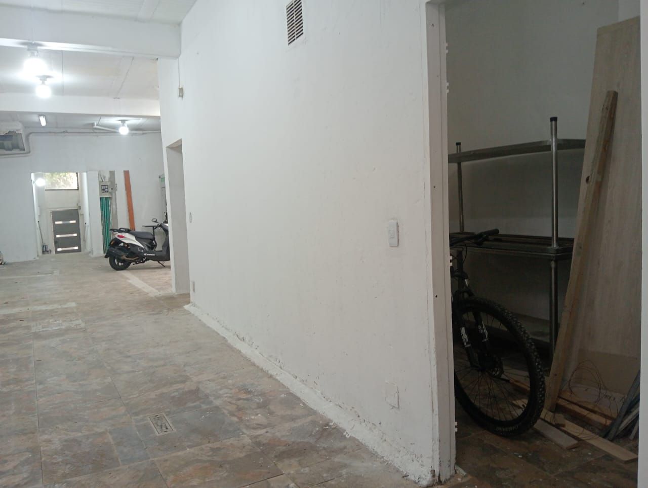 Bodega en arriendo Antioquia Medellín La Floresta 110 m2 Habitaciones 0 Baños 2 Garajes 0 Precio $5200000