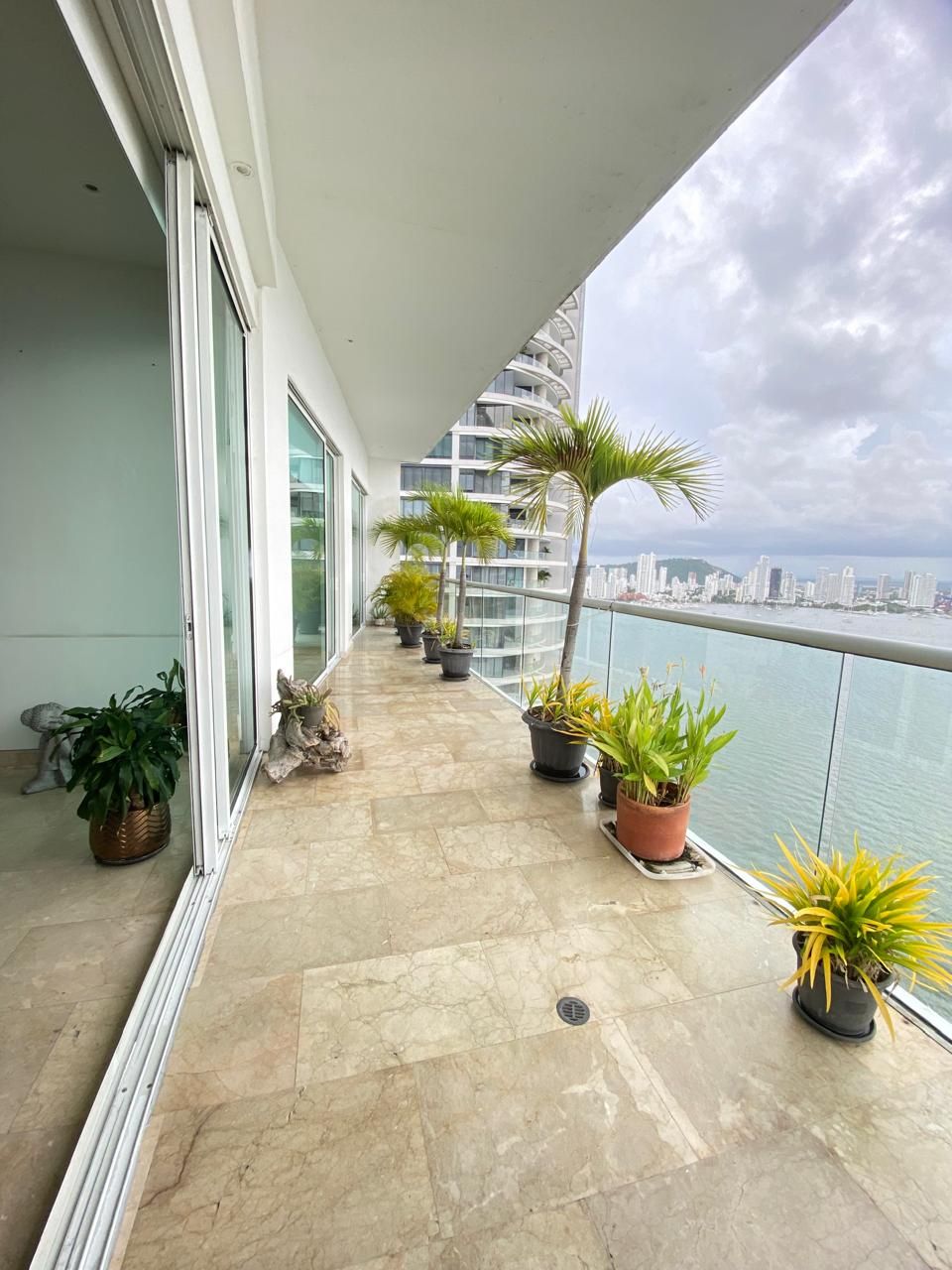 Apartamento en arriendo Bolívar Cartagena Boca Grande 178 m2 Habitaciones 3 Baños 2 Garajes 1 Precio $8000000