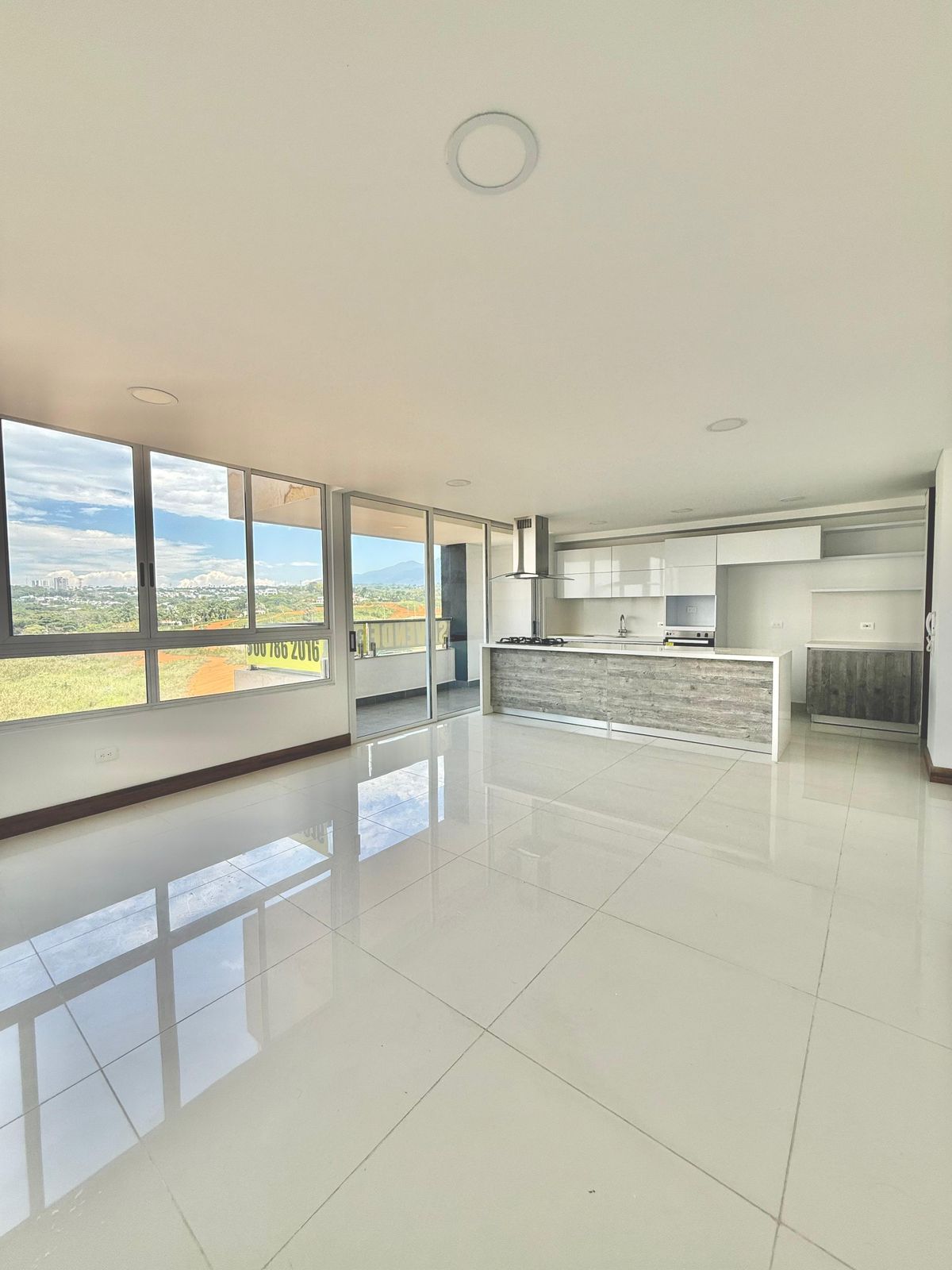 Apartamento en venta Valle Del Cauca Cali Parcelacion Cerros La Buitrera 118 m2 Habitaciones 3 Baños 3 Garajes 2 Precio $750000000