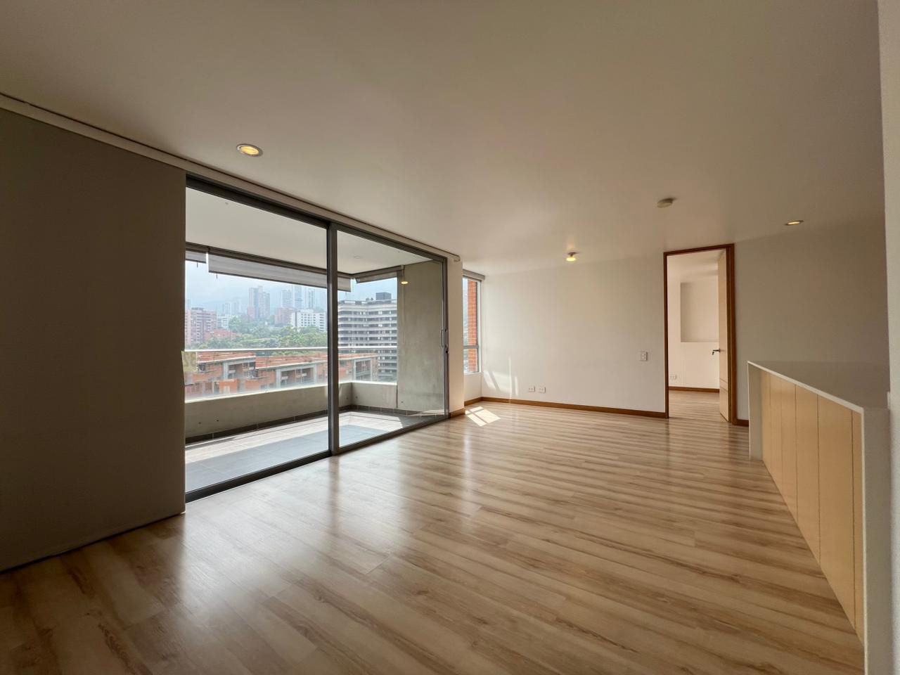 Apartamento en arriendo Antioquia Envigado Zúñiga 114 m2 Habitaciones 3 Baños 3 Garajes 2 Precio $5450000