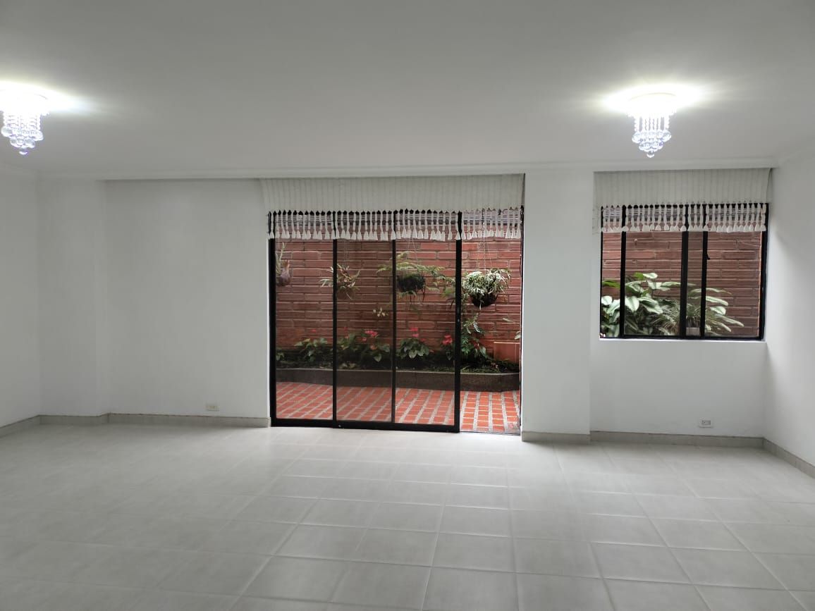 Apartamento en arriendo Antioquia Medellín Patio Bonito 127 m2 Habitaciones 3 Baños 2 Garajes 1 Precio $4950000