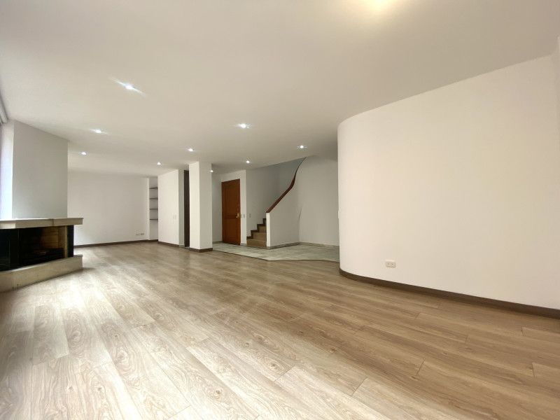 Apartamento en venta Cundinamarca Bogotá La Carolina 173 m2 Habitaciones 3 Baños 4 Garajes 2 Precio $1090000000