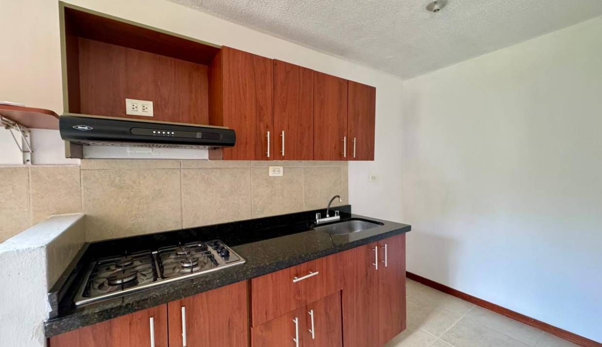Apartamento en arriendo Antioquia Envigado Jardines 75 m2 Habitaciones 3 Baños 2 Garajes 0 Precio $2450000