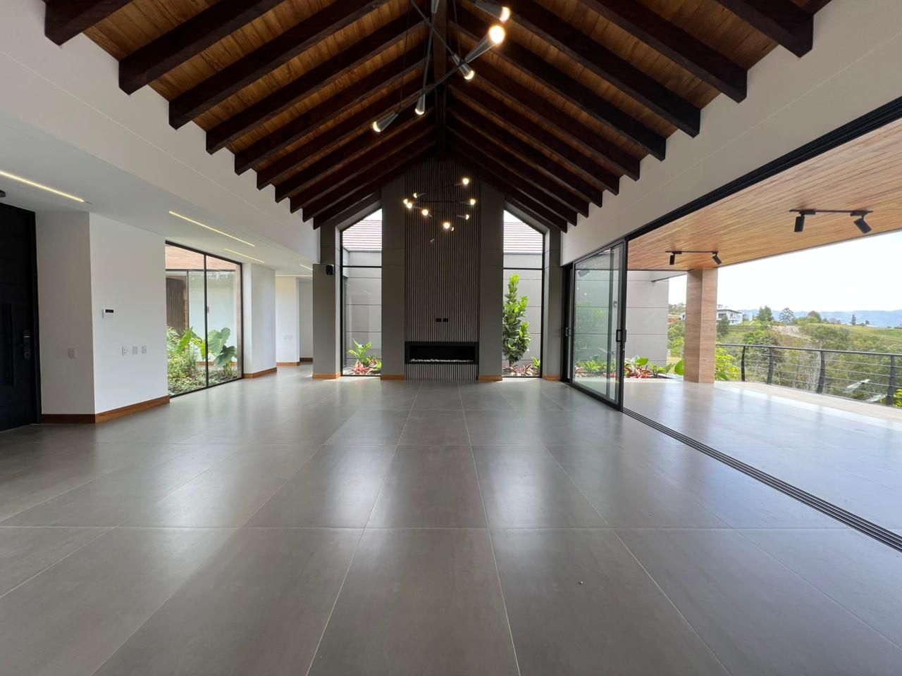 Casa en venta Antioquia Rionegro Ub Pietra Santa Et Iv 450 m2 Habitaciones 3 Baños 4 Garajes 2 Precio $3700000000