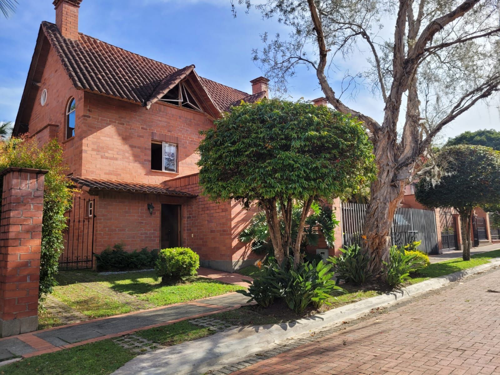 Casa en venta Antioquia Rionegro La Colina 174 m2 Habitaciones 3 Baños 4 Garajes 1 Precio $850000000