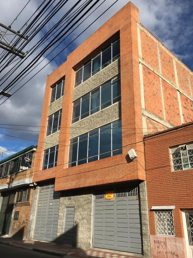Bodega en arriendo Cundinamarca Bogotá Santander Sur 1560 m2 Habitaciones 0 Baños 4 Garajes 2 Precio $21000000