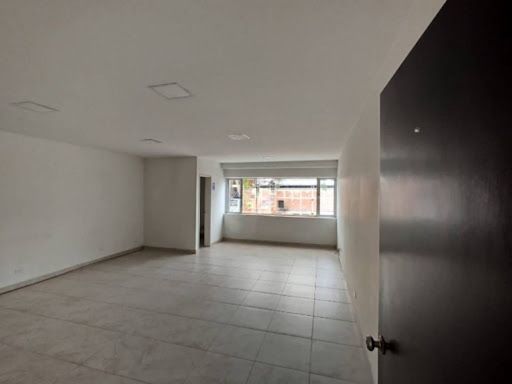 Oficina en arriendo Antioquia Envigado Zona Centro 40 m2 Habitaciones 0 Baños 1 Garajes 0 Precio $2400000