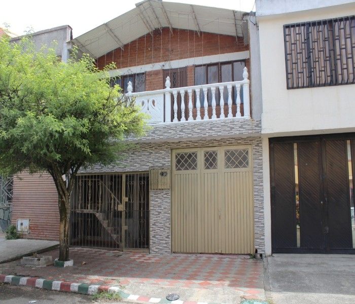 Casa en venta Valle Del Cauca Cali El Recuerdo 350 m2 Habitaciones 5 Baños 3 Garajes 1 Precio $420000000