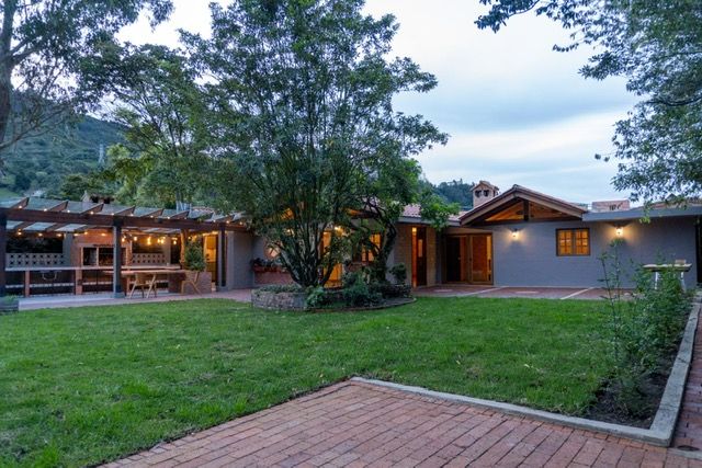 Casa en arriendo Cundinamarca Chía Laura Vicuña 128 m2 Habitaciones 2 Baños 2 Garajes 2 Precio $6600000