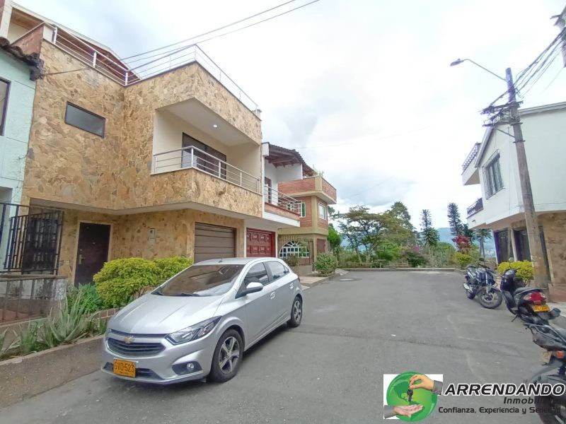 Casa en venta Antioquia La Estrella La Ospina 226 m2 Habitaciones 5 Baños 3 Garajes 1 Precio $1000000000