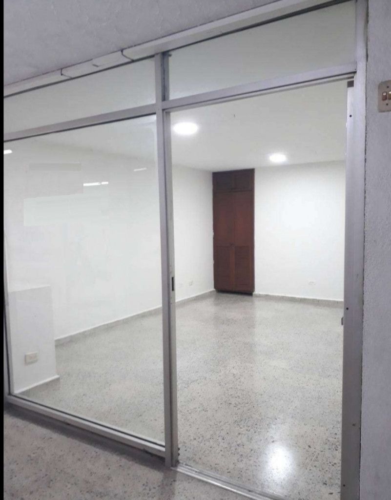 Local en venta Valle Del Cauca Cali Granada 21 m2 Habitaciones 0 Baños 1 Garajes 0 Precio $138000000