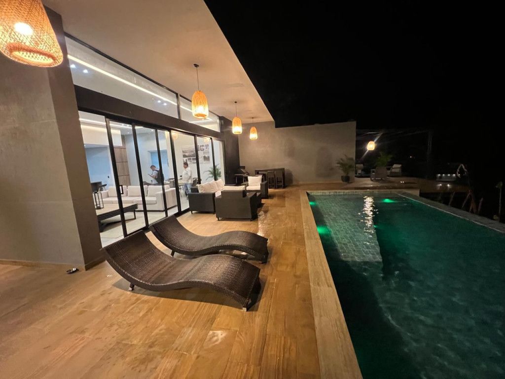 Finca en venta Valle Del Cauca Calima Calima 350 m2 Habitaciones 4 Baños 5 Garajes 12 Precio $2800000000