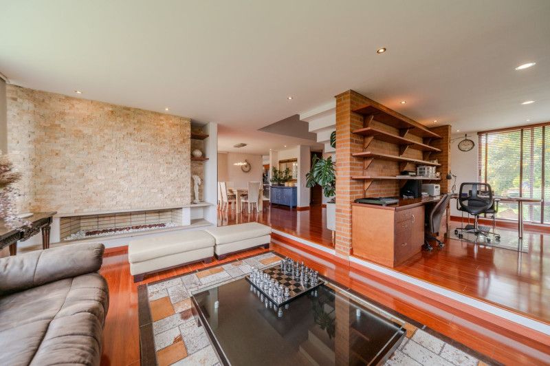 Casa en venta Cundinamarca Chía Cr Hacienda Fontanar Acacias 235 m2 Habitaciones 3 Baños 5 Garajes 3 Precio $1850000000