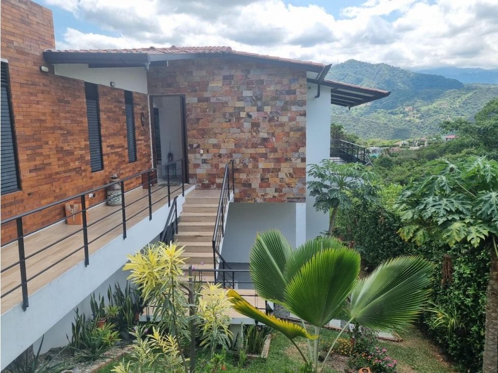 Casa Campestre en venta Cundinamarca La Mesa El Centro 340 m2 Habitaciones 4 Baños 2 Garajes 5 Precio $860000000