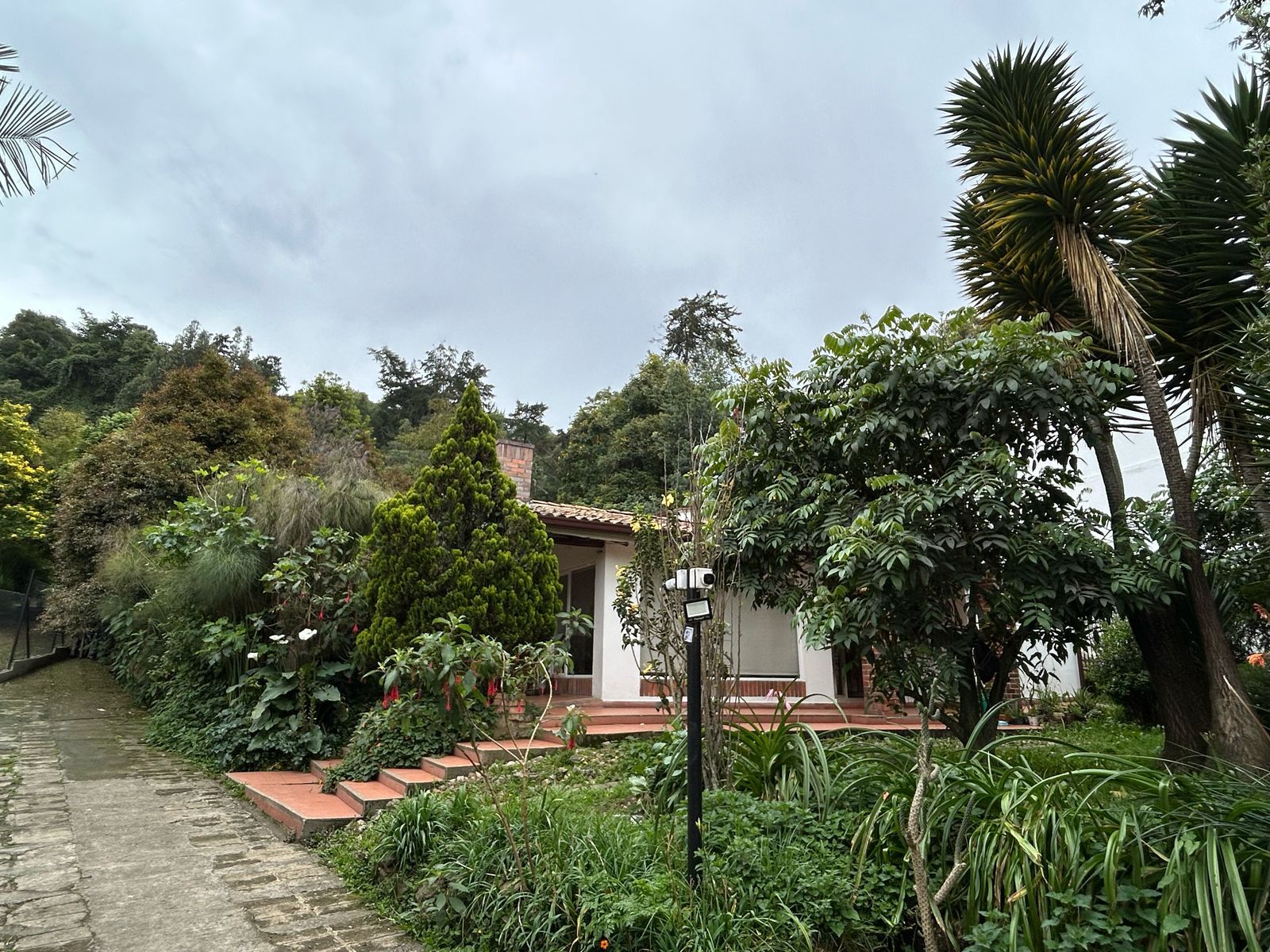 Casa en venta Cundinamarca Bogotá Los Naranjos 320 m2 Habitaciones 2 Baños 3 Garajes 6 Precio $2000000000