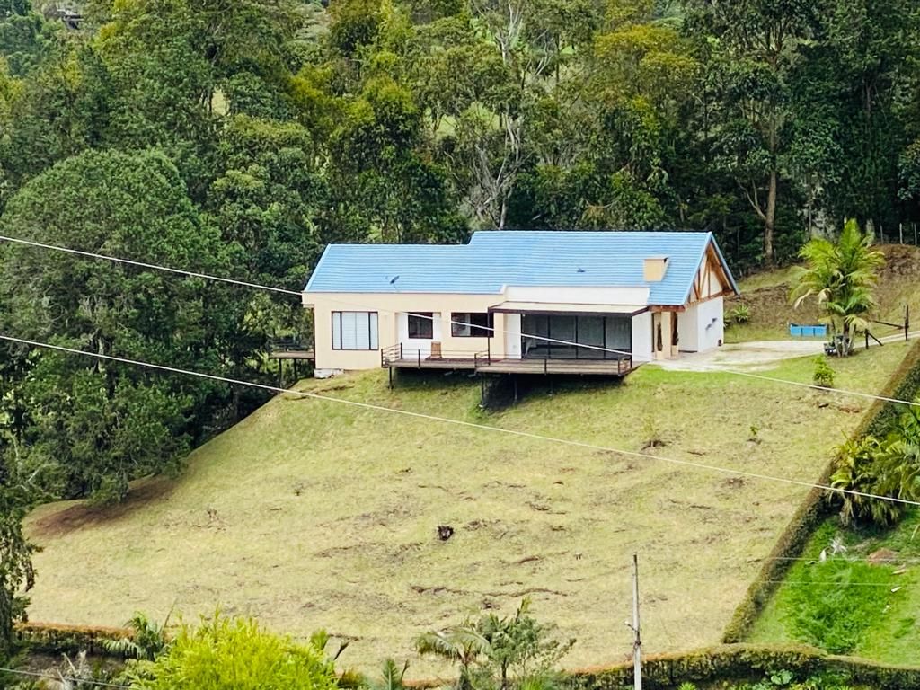 Finca en venta Antioquia Rionegro El Porvenir 3333 m2 Habitaciones 3 Baños 0 Garajes 0 Precio $2300000000