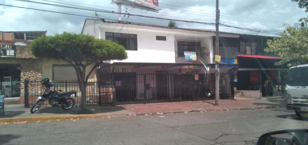 Casa en venta Valle Del Cauca Cali Olaya Herrera 280 m2 Habitaciones 5 Baños 3 Garajes 0 Precio $640000000