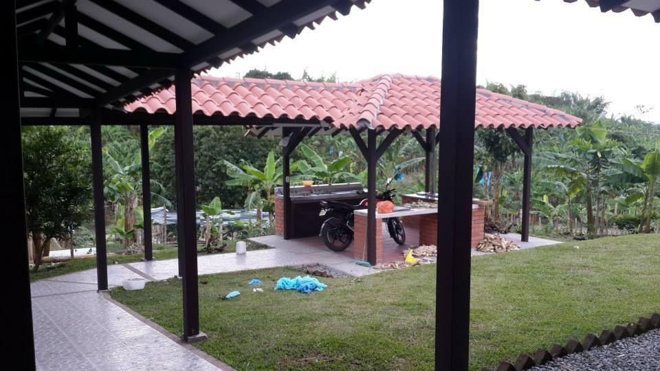 Finca en venta Quindío Armenia Sector Centro 800 m2 Habitaciones 6 Baños 7 Garajes 10 Precio $3900000000